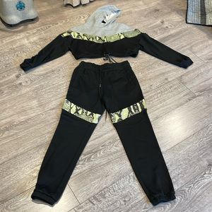 Fashion nova sweatsuit